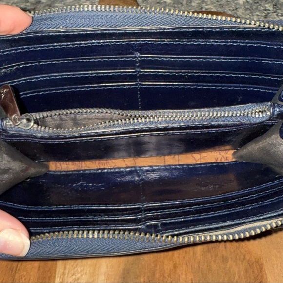 Patricia Nash blue Leather Wallet with Stitching - Picture 3 of 4